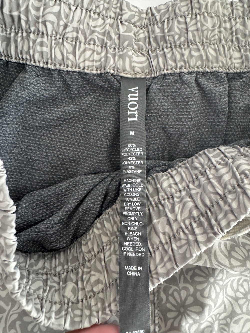 Vuori Women's Clementine 2.0 Shorts Grey pattern Size M - Picture 4 of 6